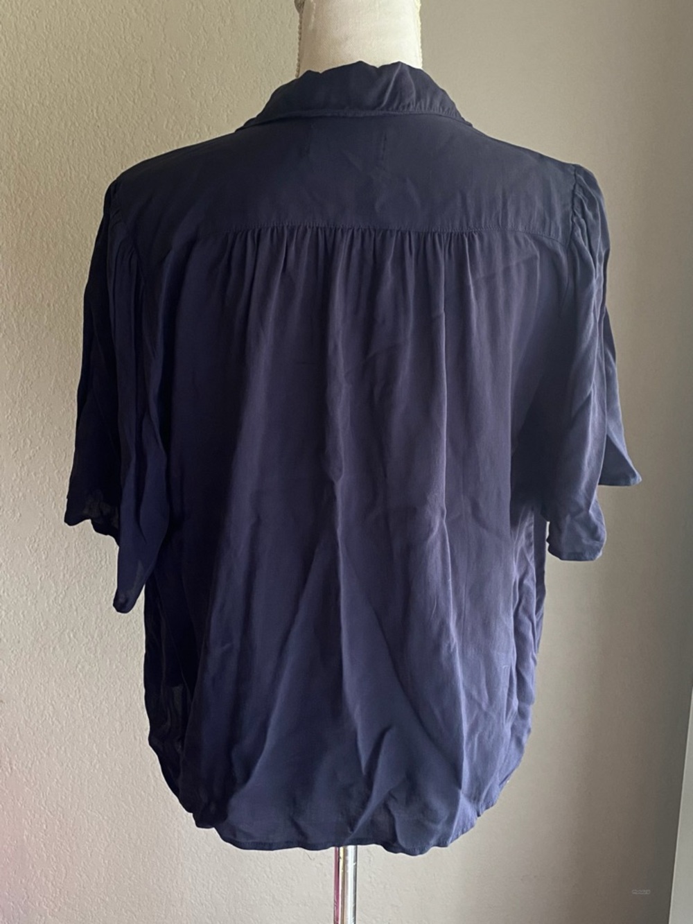 Velvet by Graham & Spencer Navy Short-Sleeve Button-Up Blouse - Picture 2 of 3